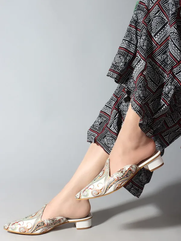 Multicolor_Synthetic_Leather_Heels_For_Women