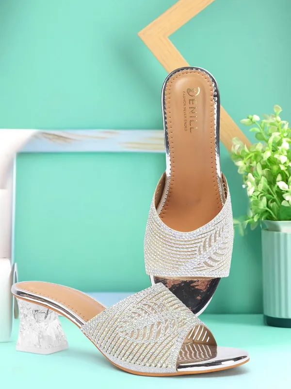 Silver_Synthetic_Leather_Heels_For_Women