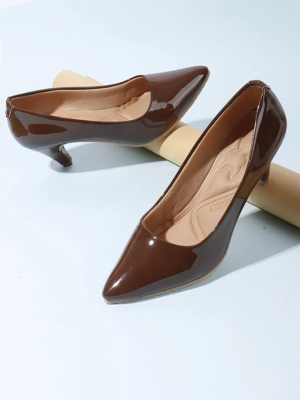 Brown_Patent_Leather_Heels_For_Women