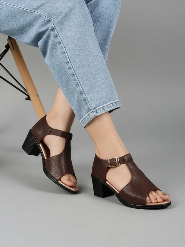 Brown_Synthetic_Leather_Heels_For_Women