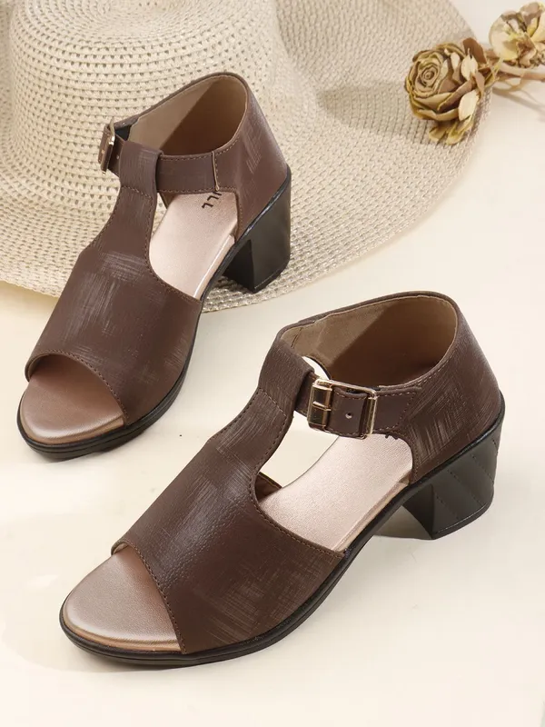 Brown_Synthetic_Leather_Heels_For_Women