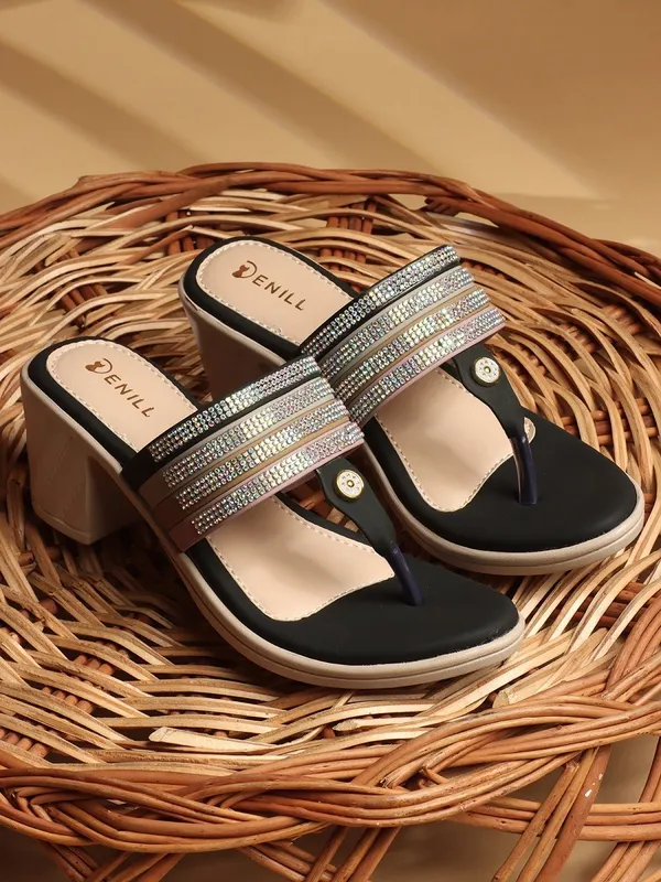 Black_Synthetic_Leather_Heels_For_Women