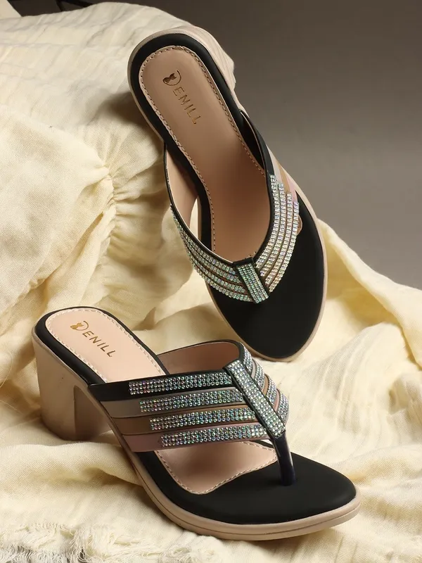 Black_Synthetic_Leather_Heels_For_Women