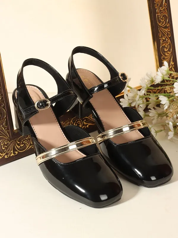 Black_Patent_Leather_Heels_For_Women