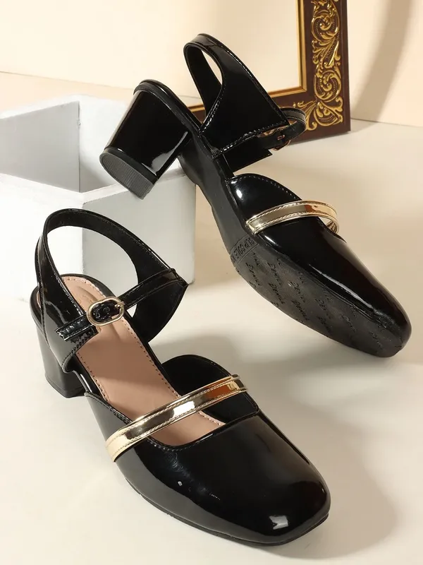 Black_Patent_Leather_Heels_For_Women