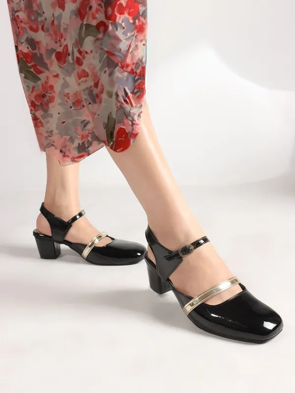 Black_Patent_Leather_Heels_For_Women