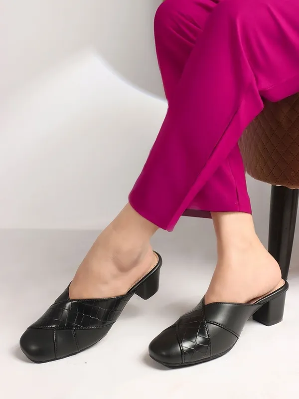 Black_Synthetic_Leather_Heels_For_Women
