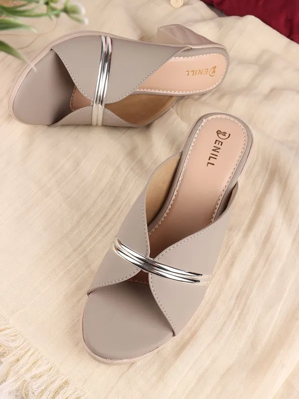 Grey_And_Beige_Synthetic_Leather_Heels_For_Women