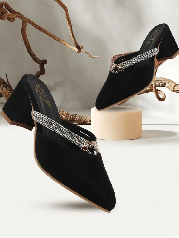 Black_Synthetic_Leather_Heels_For_Women