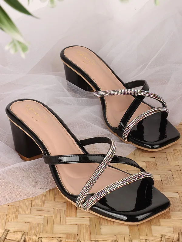 Black_Synthetic_Leather_Heels_For_Women