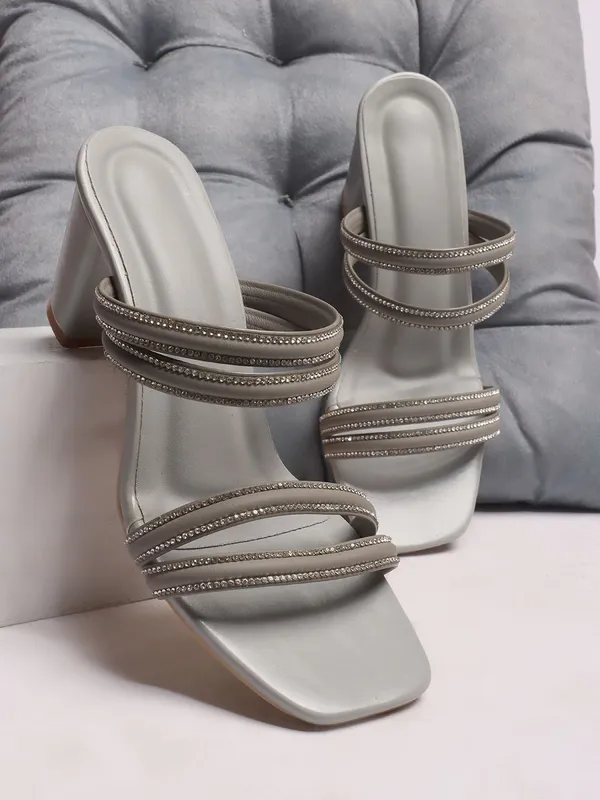 Grey_Synthetic_Leather_Heels_For_Women