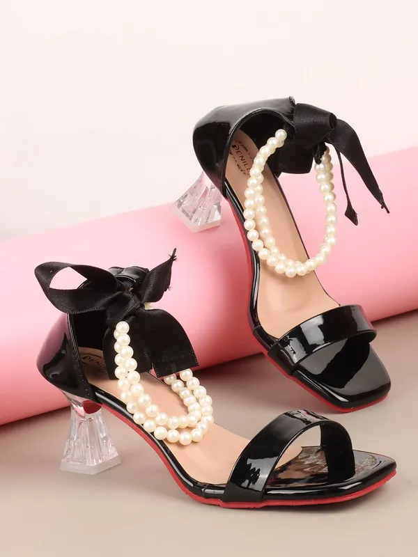 Black_Patent_Leather_Heels_For_Women