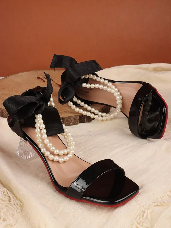 Black_Patent_Leather_Heels_For_Women
