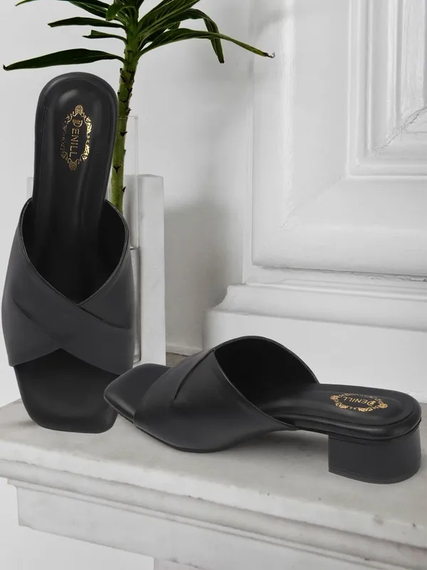 Black_Synthetic_Leather_Heels_For_Women