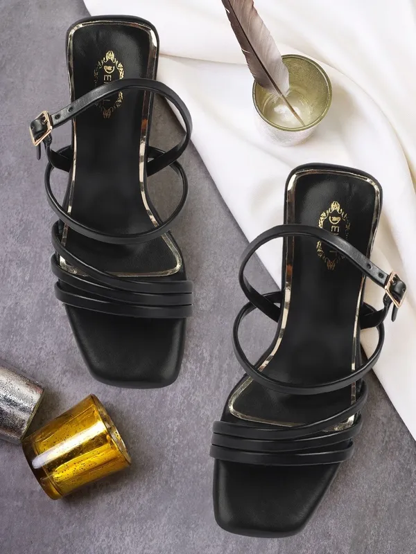 Black_Synthetic_Leather_Heels_For_Women