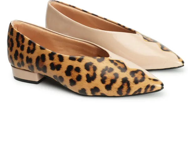 Beige_Synthetic_Leather_Flats_For_Women
