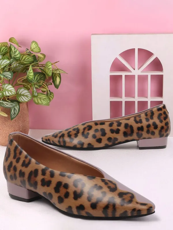 Pink_Synthetic_Leather_Flats_For_Women
