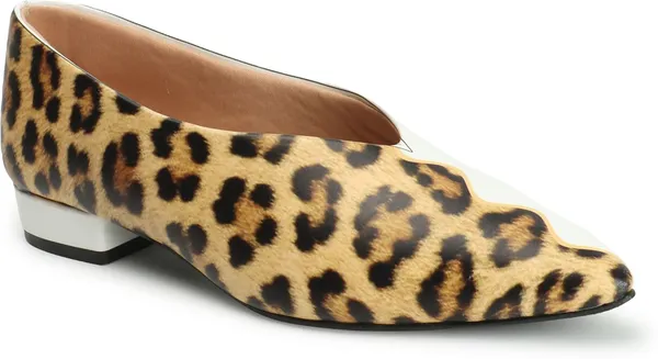 White_Synthetic_Leather_Flats_For_Women