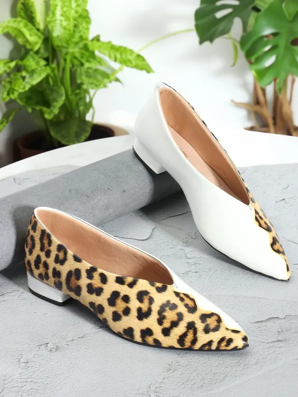 White_Synthetic_Leather_Flats_For_Women