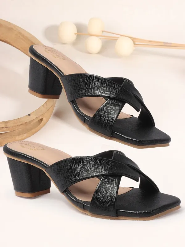 Black_Synthetic_Leather_Heels_For_Women