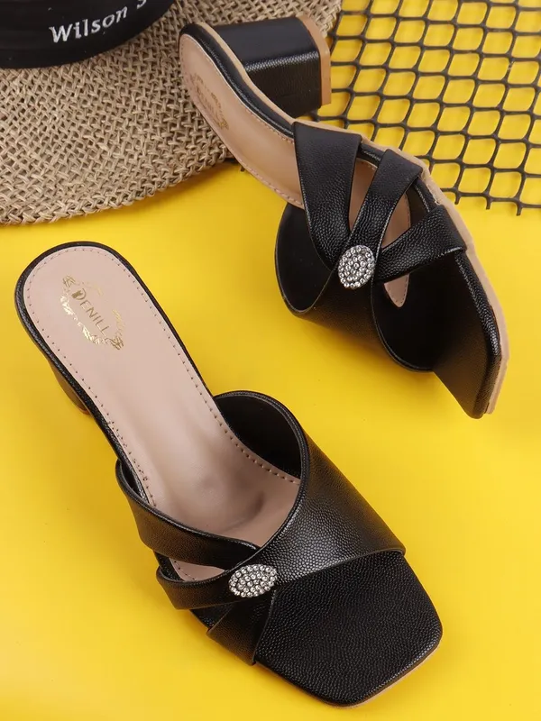 Black_Synthetic_Leather_Heels_For_Women