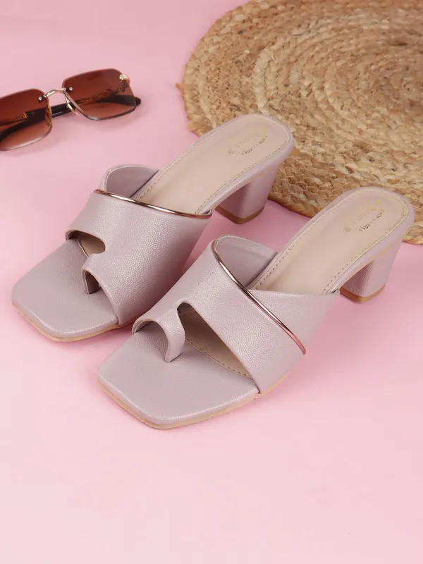 Pink_Synthetic_Leather_Heels_For_Women