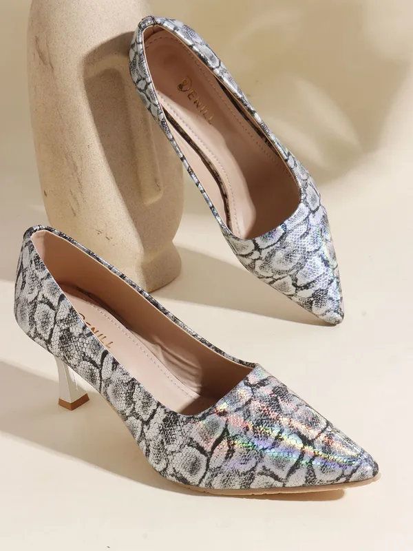 Black_And_Grey_Patent_Leather_Heels_For_Women