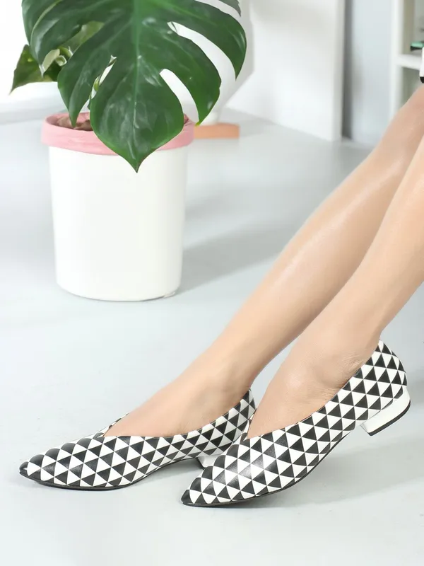 White_Patent_Leather_Flats_For_Women