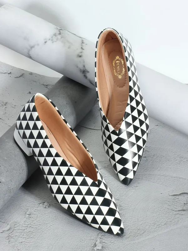 White_Patent_Leather_Flats_For_Women
