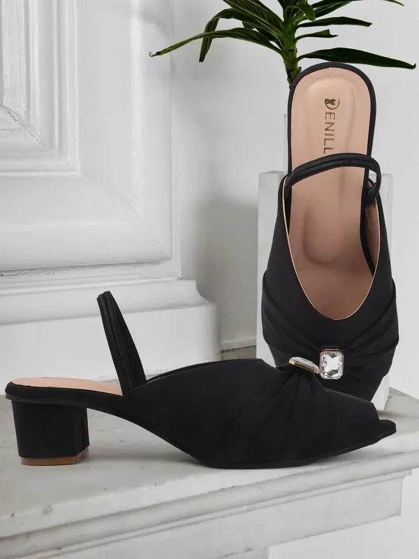 Black_Fabric_Heels_For_Women