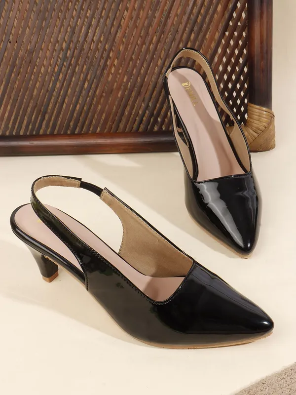 Black_Synthetic_Leather_Heels_For_Women