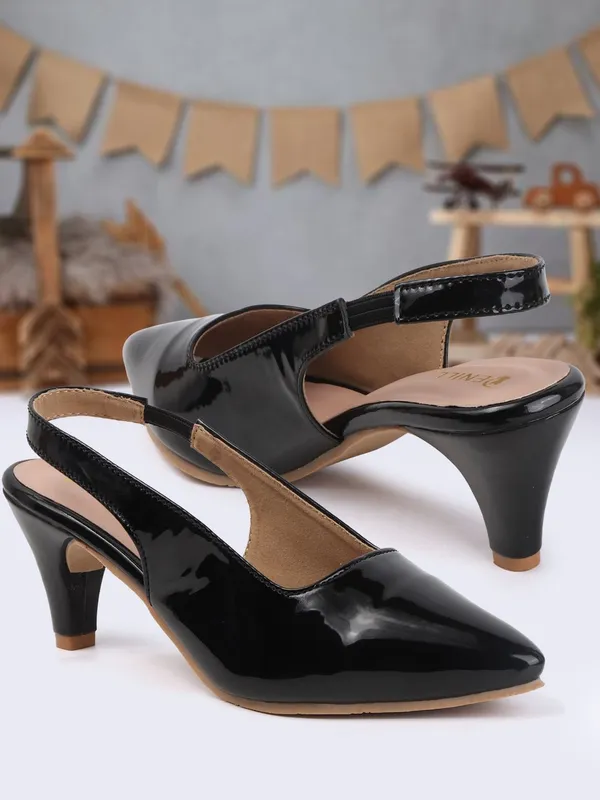 Black_Synthetic_Leather_Heels_For_Women
