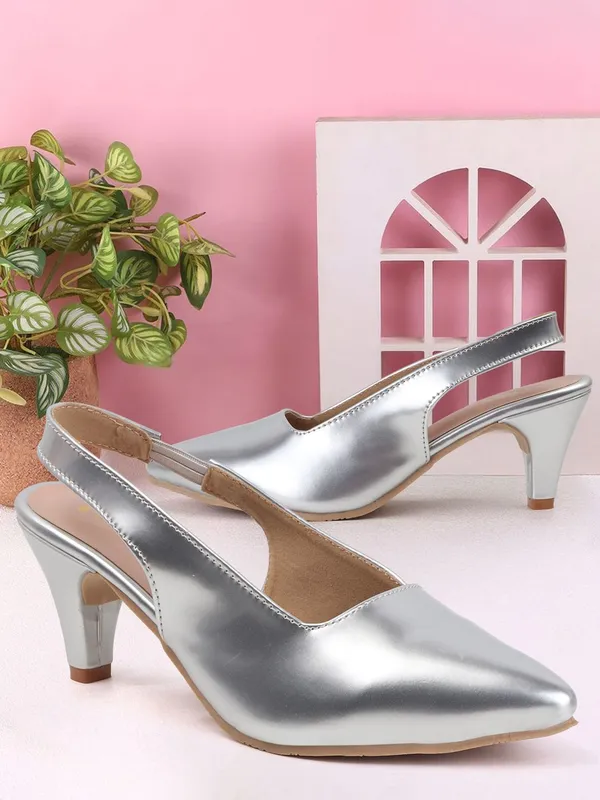 Silver_Synthetic_Leather_Heels_For_Women