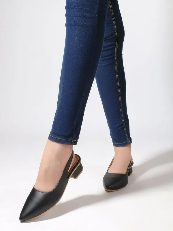 Black_Synthetic_Leather_Heels_For_Women