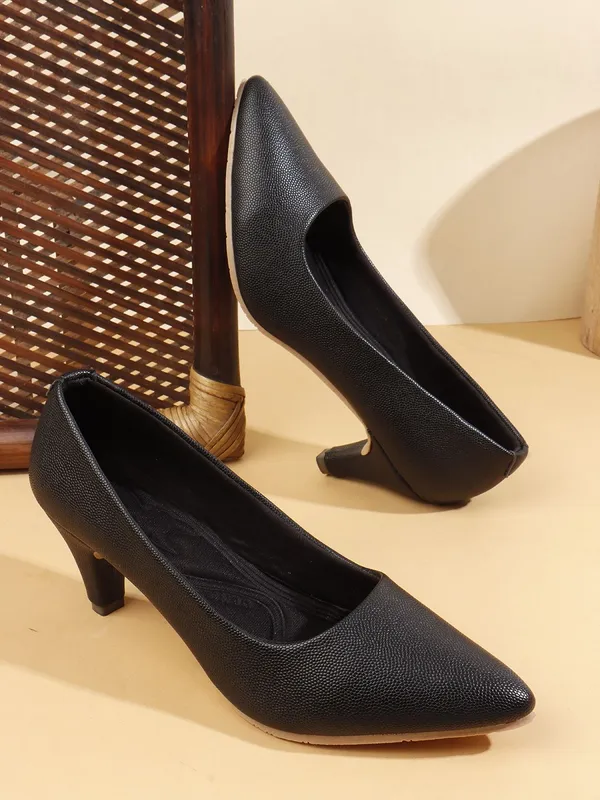Black_Synthetic_Leather_Heels_For_Women
