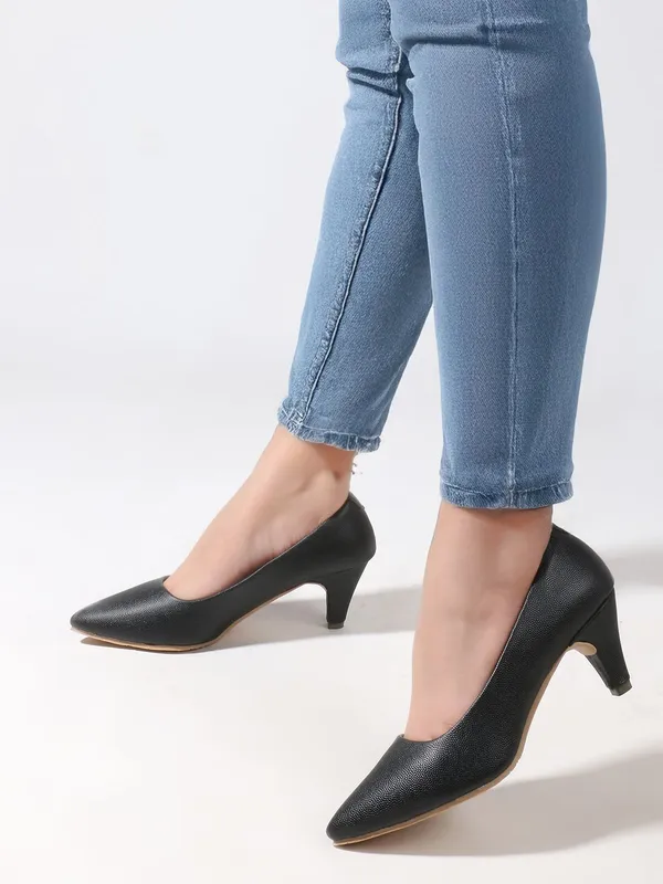 Black_Synthetic_Leather_Heels_For_Women