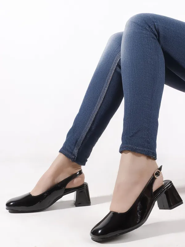 Black_Synthetic_Heels_For_Women