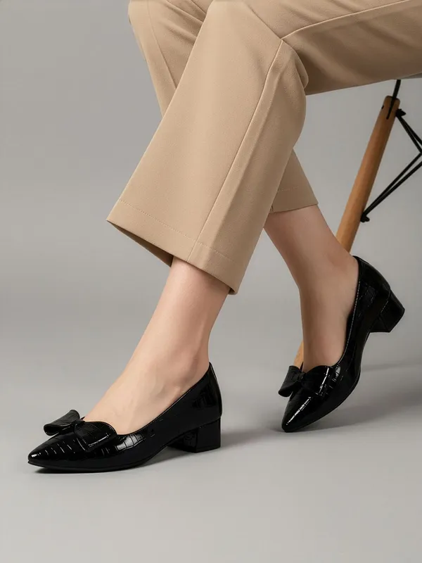 Black_Synthetic_Leather_Heels_For_Women