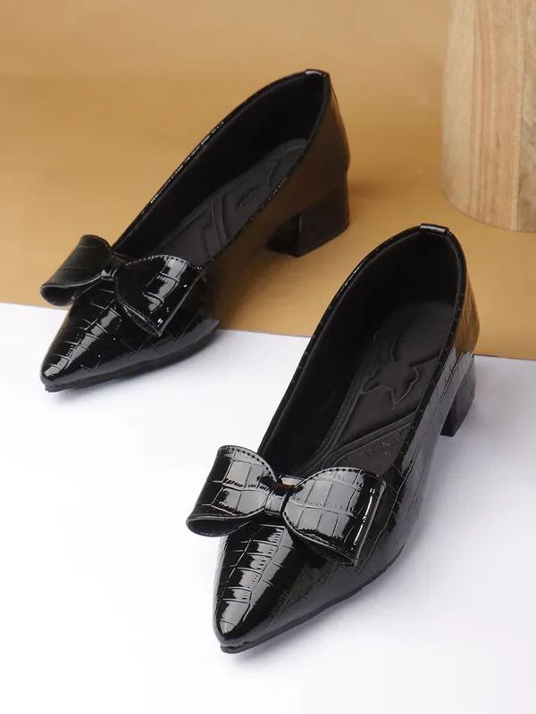 Black_Synthetic_Leather_Heels_For_Women