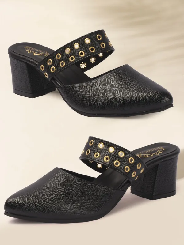 Black_Synthetic_Leather_Heels_For_Women