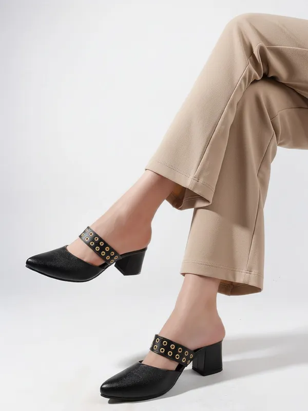 Black_Synthetic_Leather_Heels_For_Women