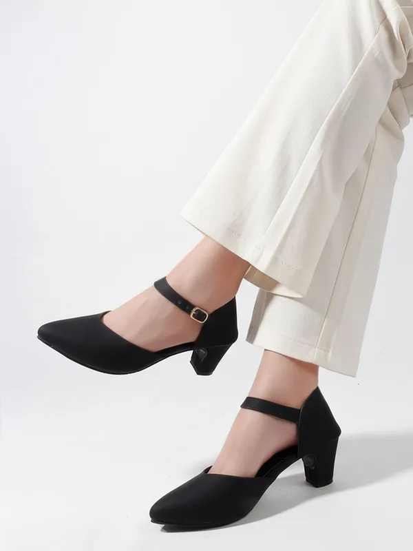 Black_Synthetic_Leather_Heels_For_Women