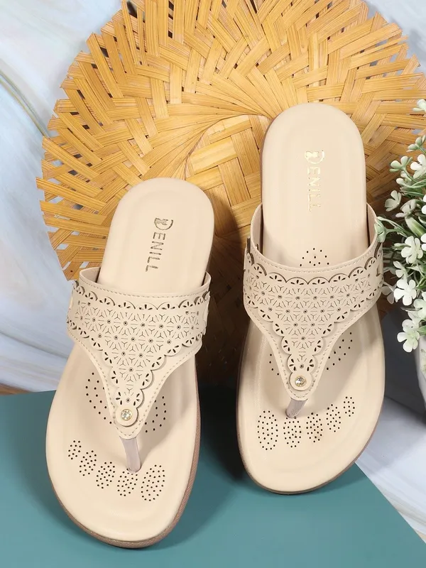 Beige_Synthetic_Leather_Flats_For_Women