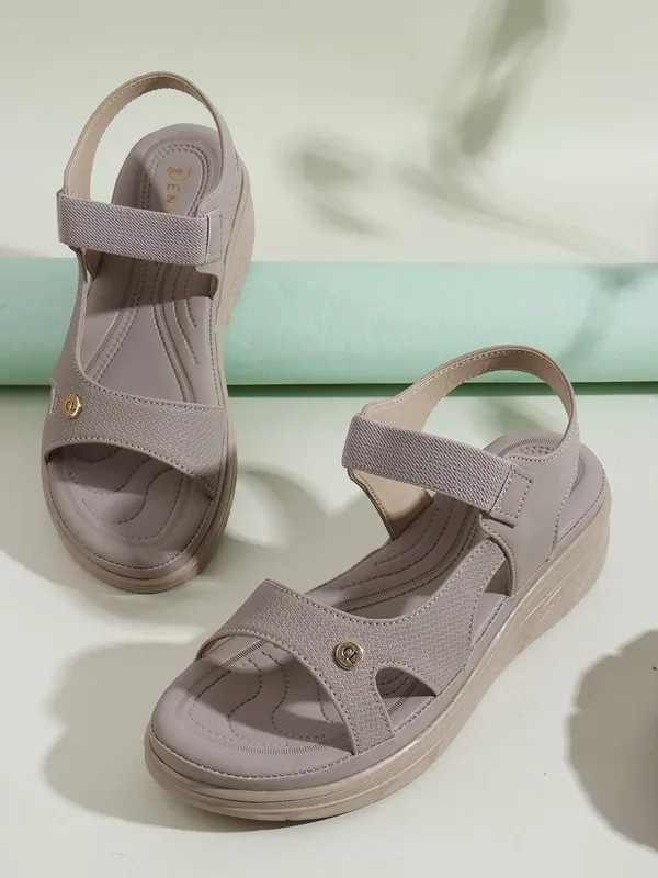 Grey_Synthetic_Leather_Flats_For_Women