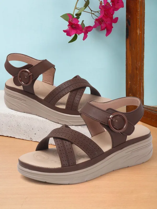 Brown_Synthetic_Leather_Flats_For_Women