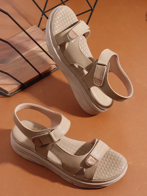 Beige_Synthetic_Leather_Flats_For_Women