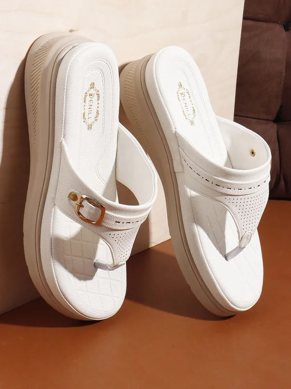 White_Synthetic_Leather_Flats_For_Women