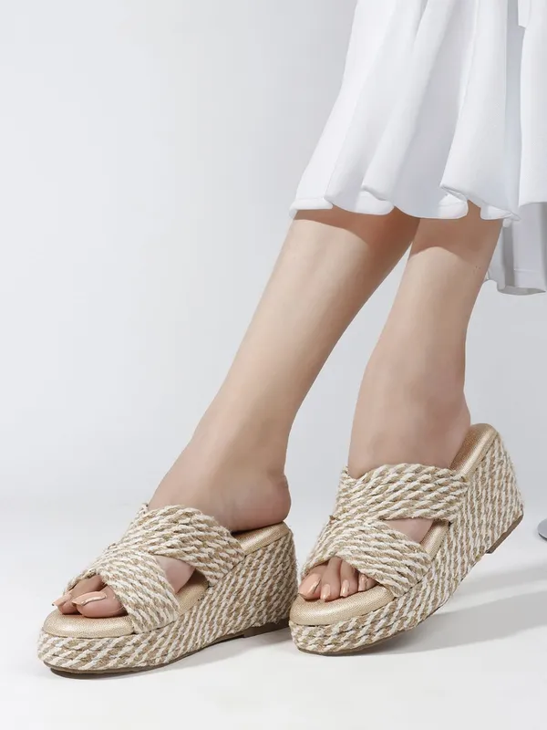 Gold_Fabric_Heels_For_Women