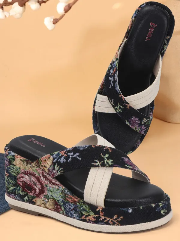 Black_Fabric_Heels_For_Women