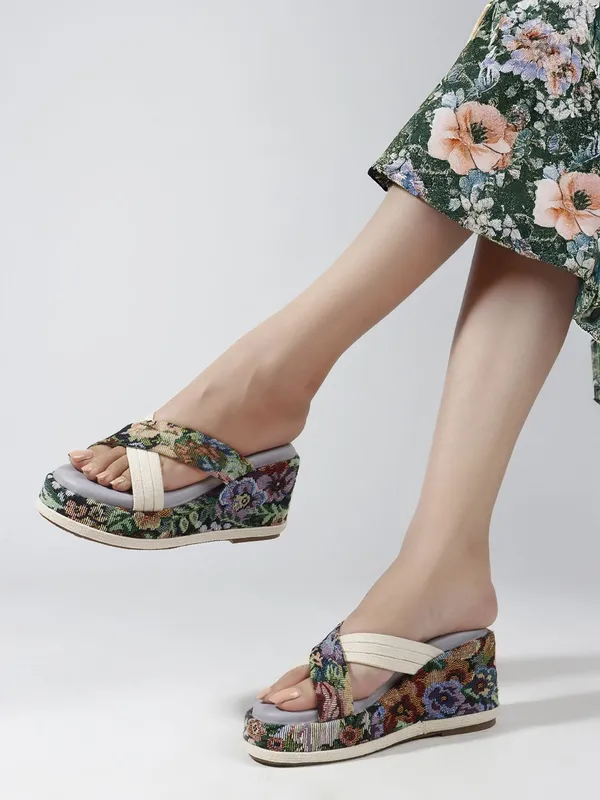 Purple_Fabric_Heels_For_Women